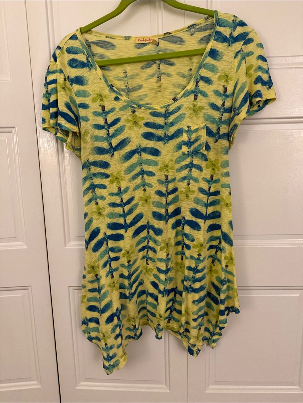 Fresh Produce M Blue Leaf Print Scoop Neck Women's Top